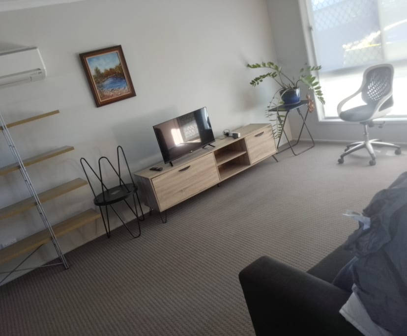 Furnished room in a flatshare