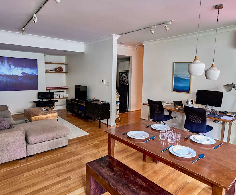 Furnished room in a flatshare