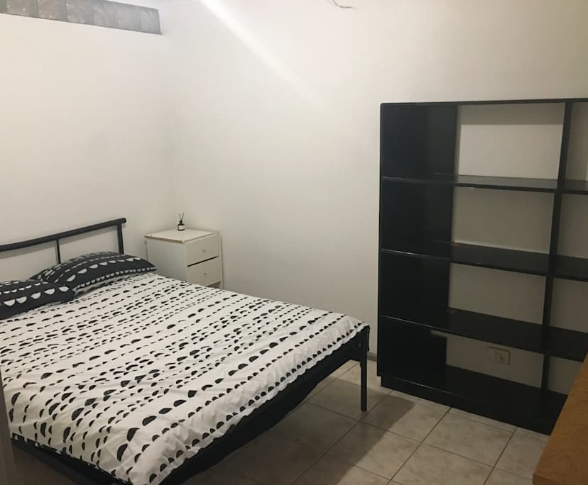 Furnished room in a flatshare