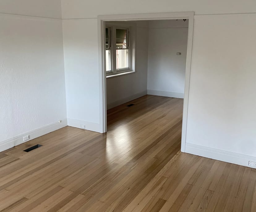$555, Whole-property, 3 bathrooms, Oakleigh VIC 3166