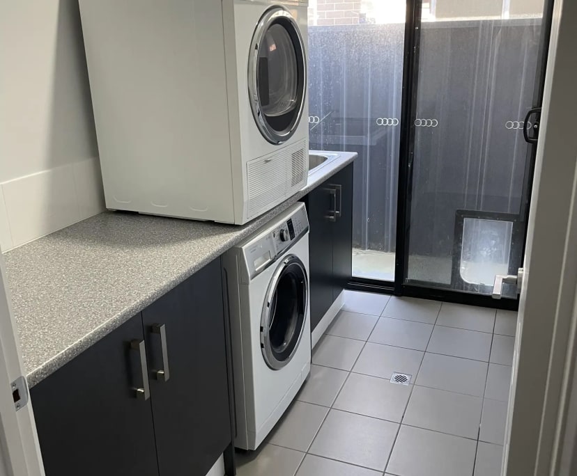 $350, Share-house, 3 bathrooms, Albert Park SA 5014