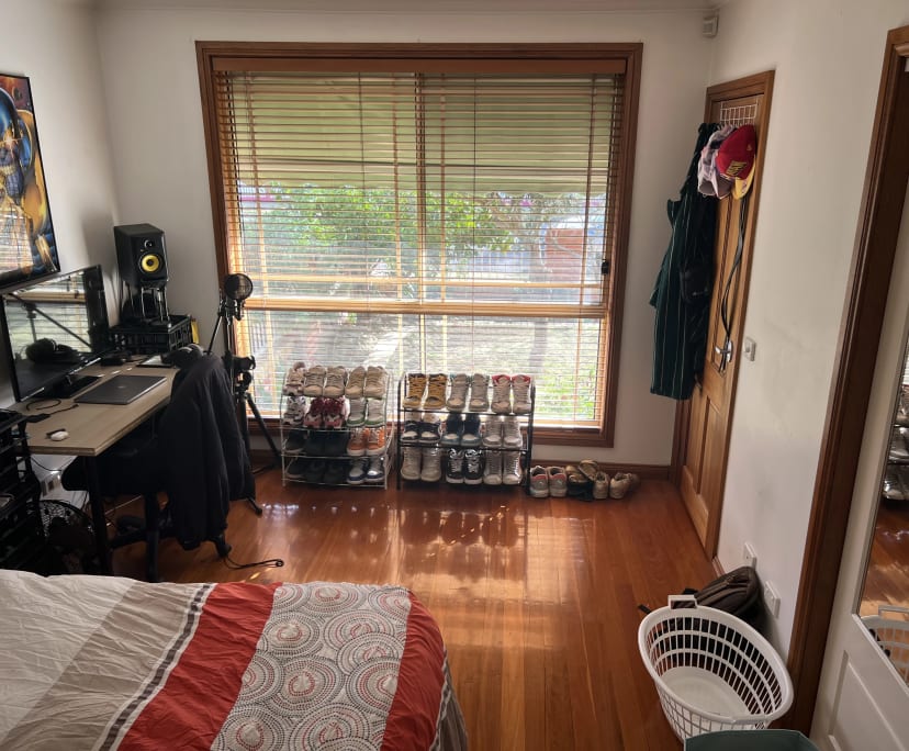 Room in a share house