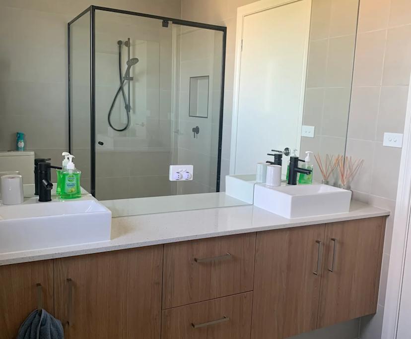 $270, Share-house, 4 bathrooms, Clayton South VIC 3169