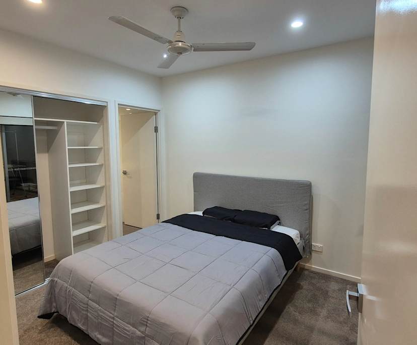 Furnished room with ensuite in a flatshare
