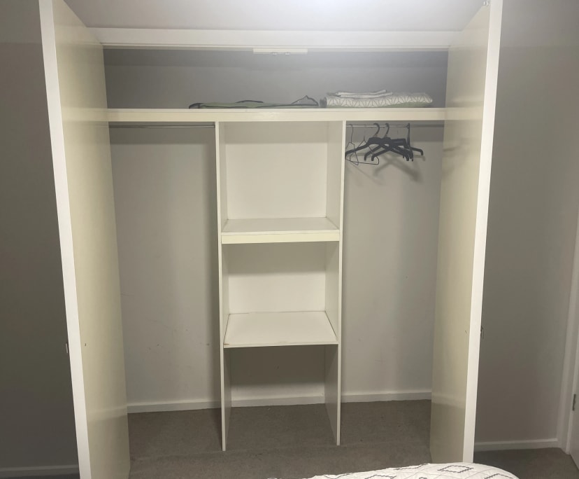 Room for Rent in Lake Albert, NSW 350, Flexible w...
