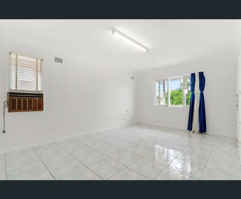 $720, Whole-property, 4 bathrooms, Sadleir NSW 2168