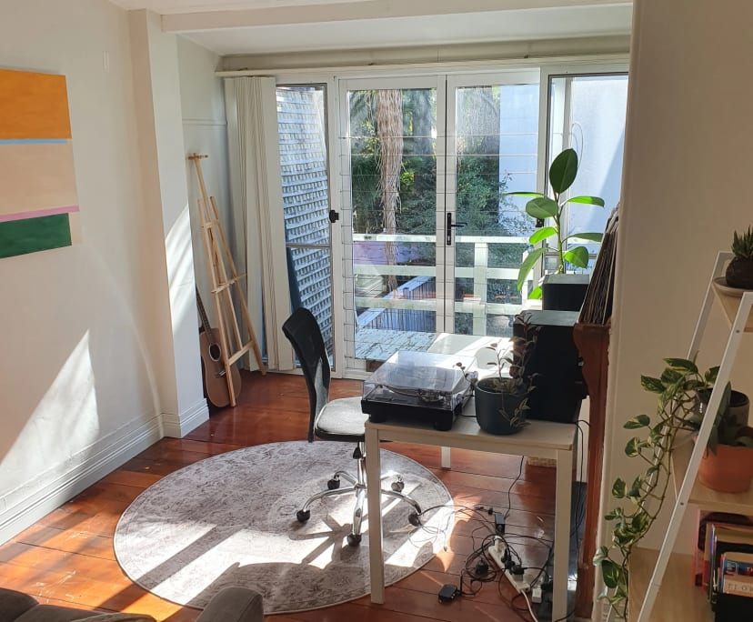 One Bed Flat for Rent in Camperdown, Sydney 450,