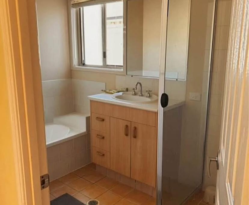 $350, Share-house, 4 bathrooms, Upper Coomera QLD 4209