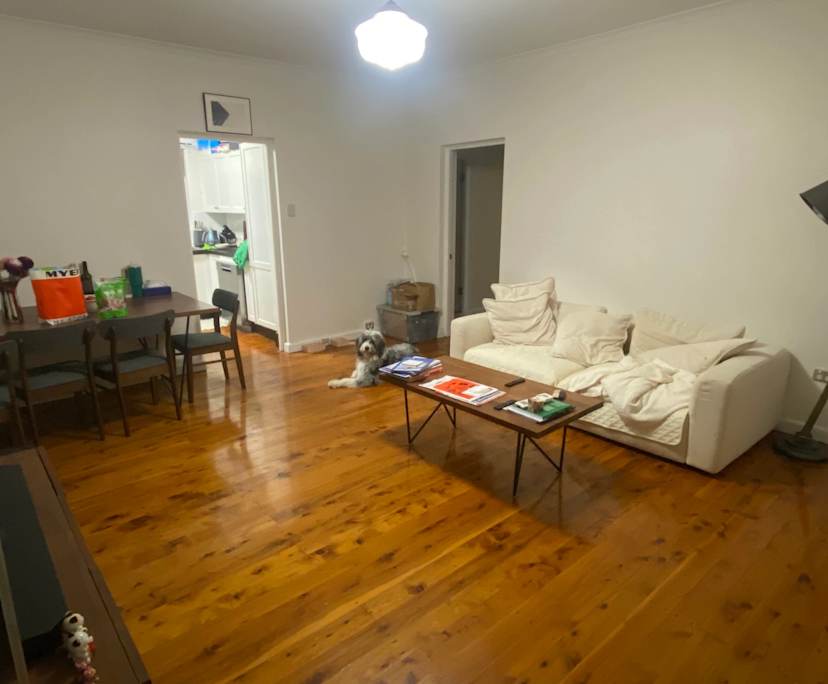 Furnished room in a flatshare