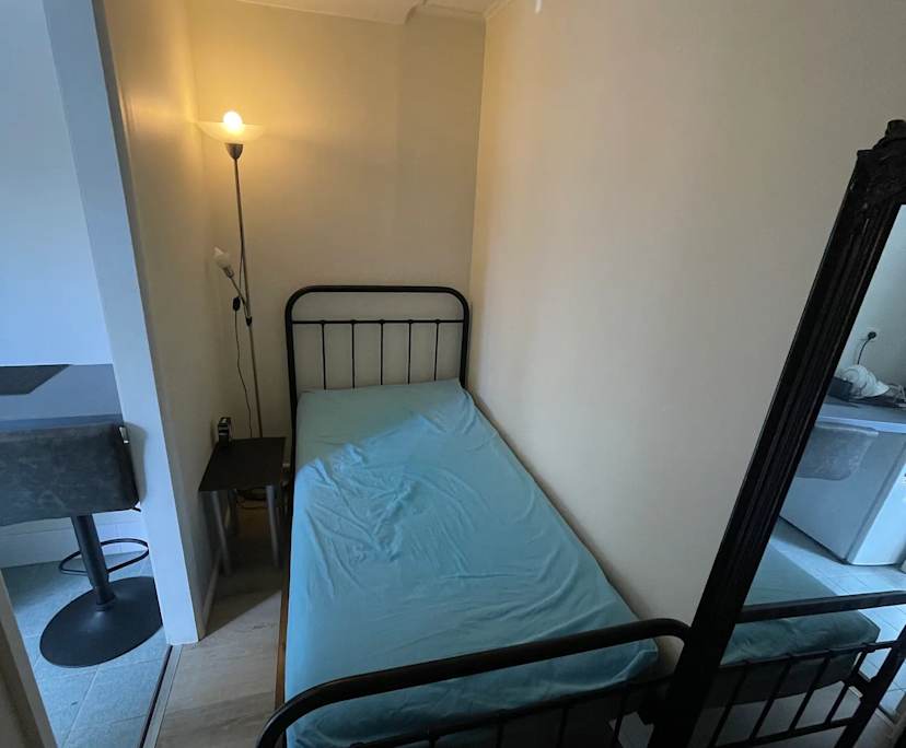 Furnished room studio flat for rent