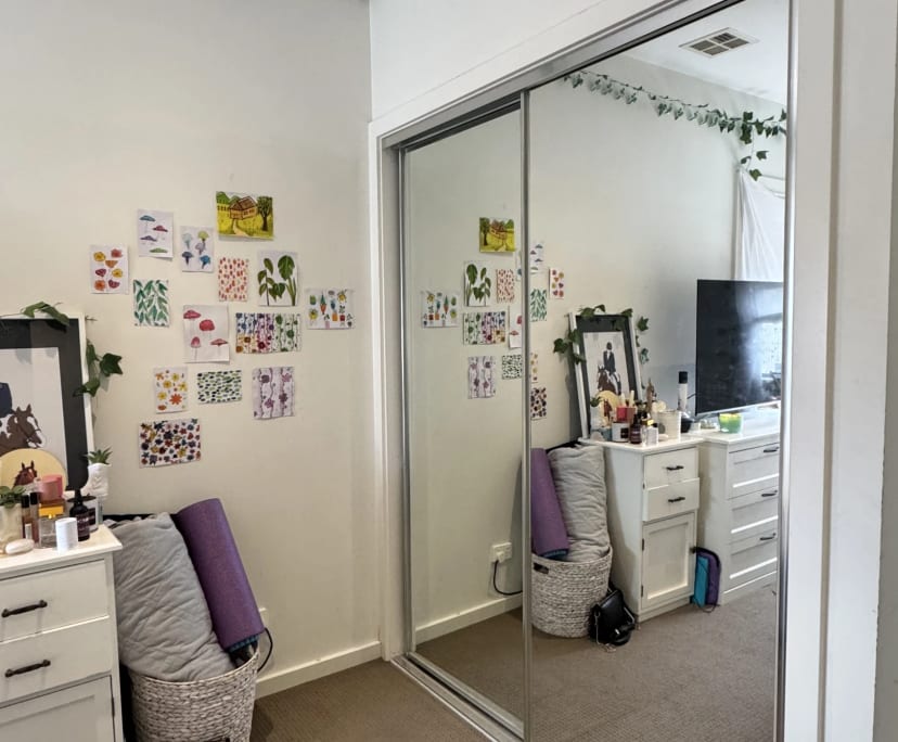 Unfurnished room in a share house