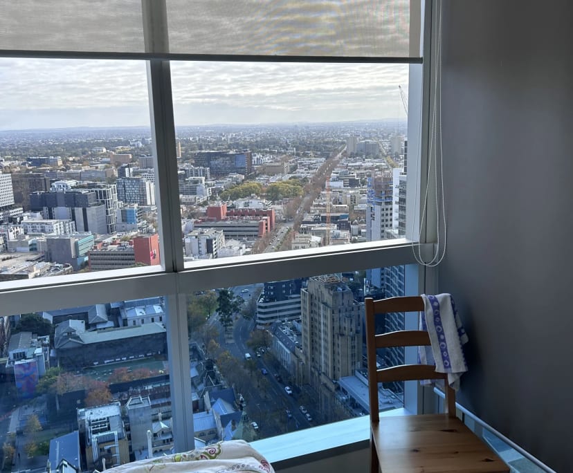 Furnished room in a flatshare