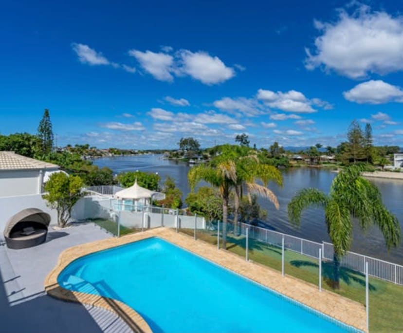$350, Share-house, 5 bathrooms, Benowa QLD 4217