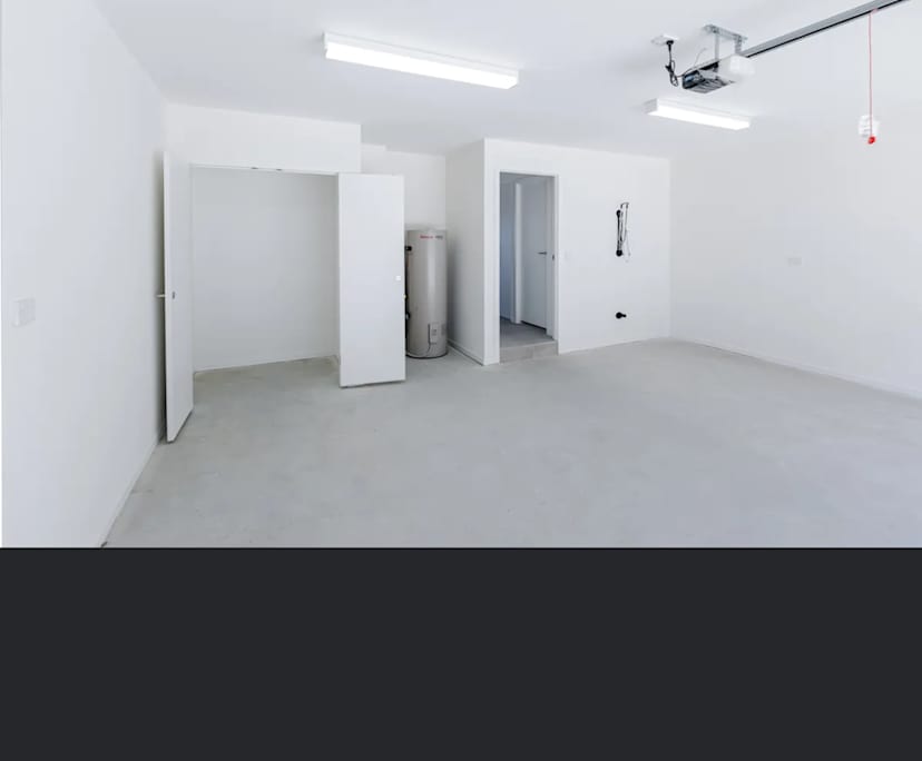 $970, Whole-property, 3 bathrooms, Hope Island QLD 4212