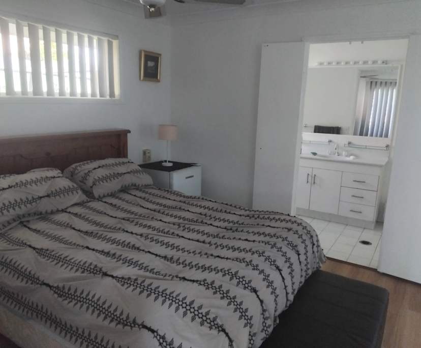 Furnished room with own bathroom