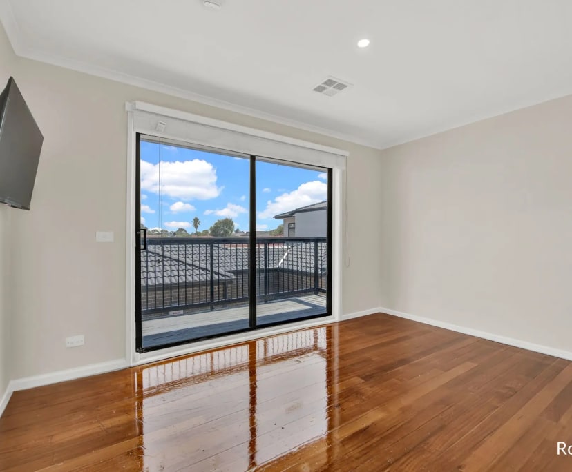 Unfurnished room in a share house