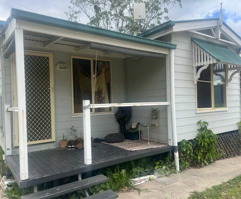 Whole property with 2 rooms for rent