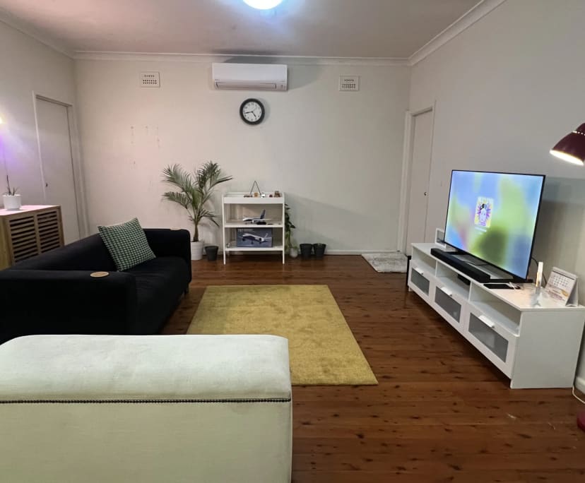 Furnished room in a flatshare