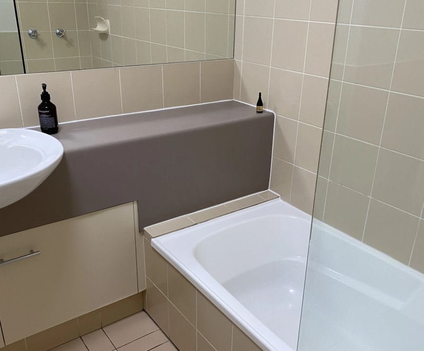 $290, Whole-property, 2 bathrooms, Cairns North QLD 4870