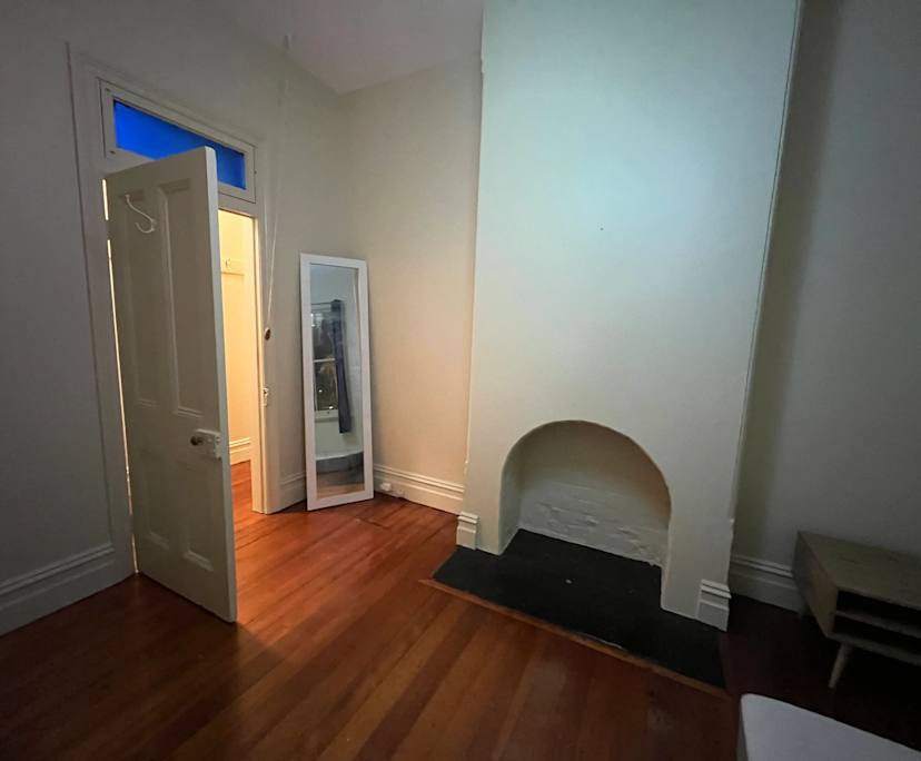 Room in a share house