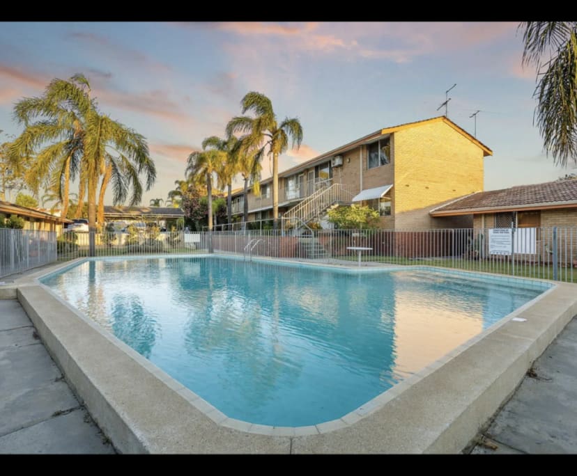 Whole property with 2 rooms for rent