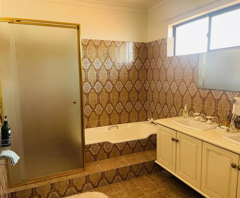 $350, Share-house, 4 bathrooms, Wilson WA 6107