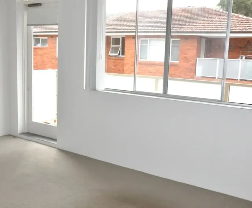 Whole property with 1 room for rent