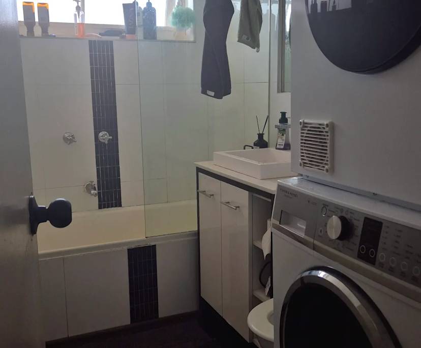 $280, Flatshare, 2 bathrooms, South Yarra VIC 3141