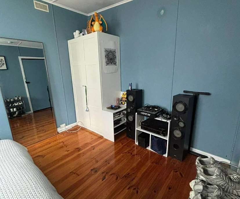 Unfurnished room in a share house