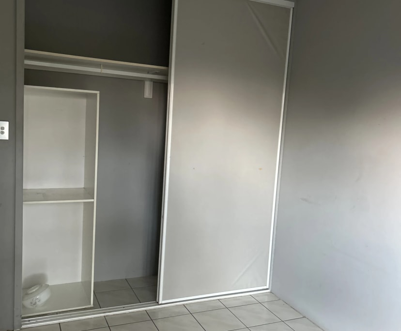 Room in a share house