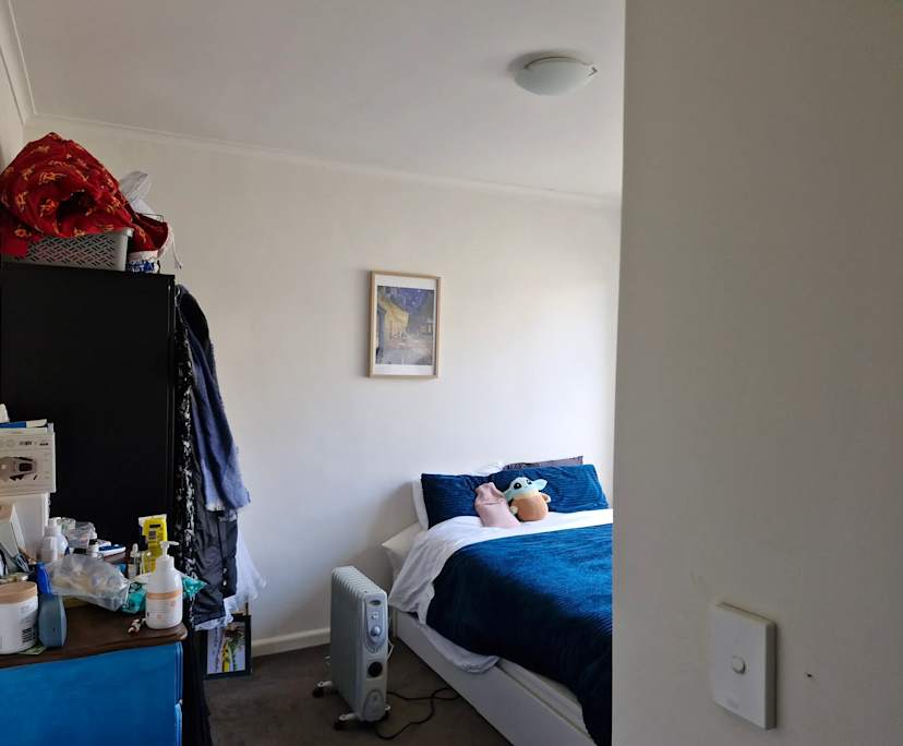 Unfurnished room in a flatshare