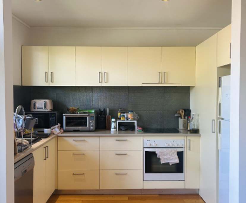 Unfurnished room in a flatshare