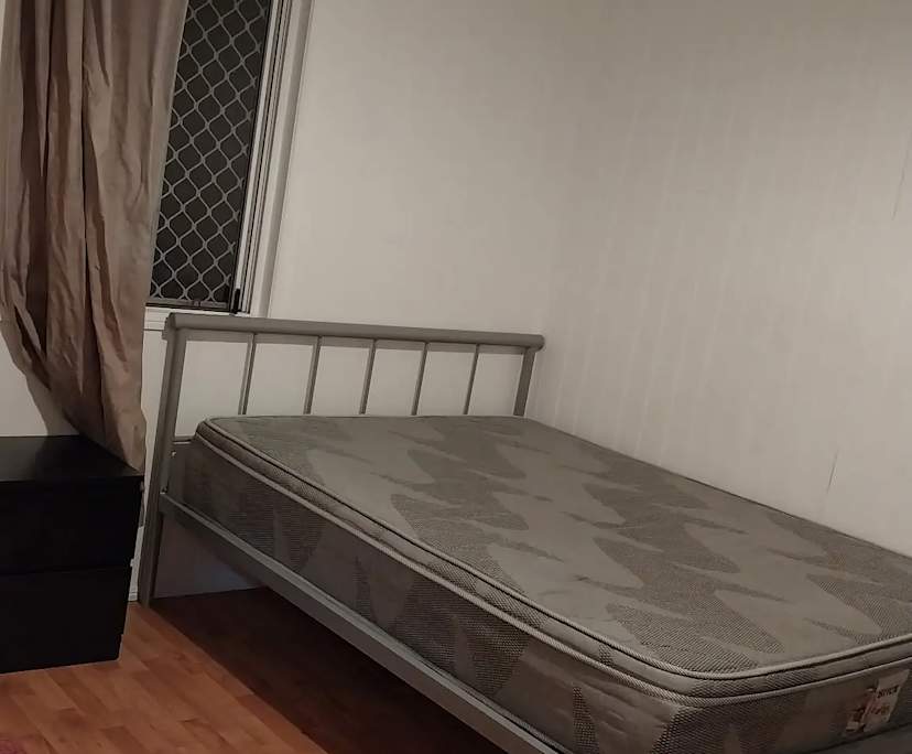 $230, Share-house, 3 bathrooms, Newtown QLD 4350