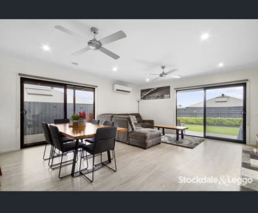 Room in a share house