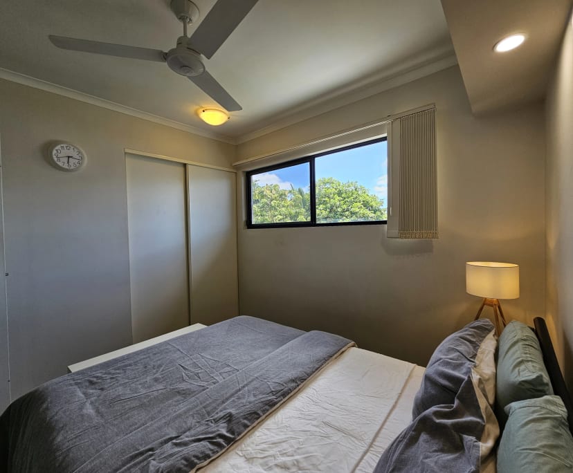 Furnished room with ensuite in a flatshare