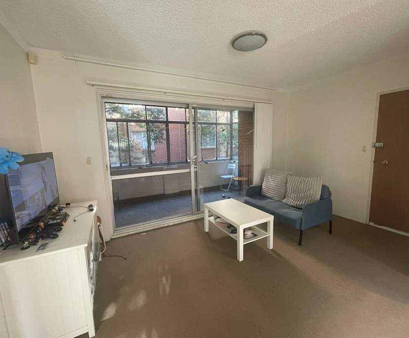 Furnished room in a flatshare