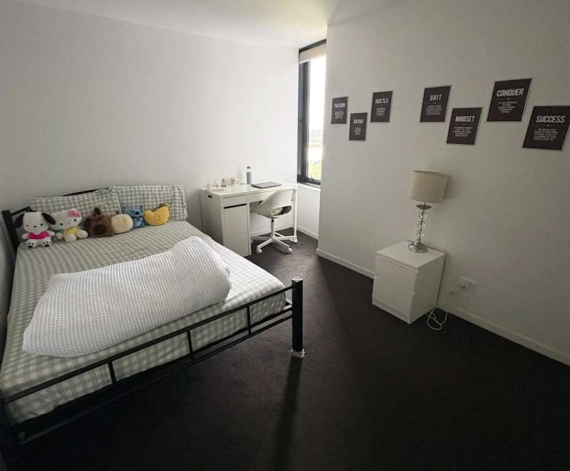 Furnished room in a flatshare