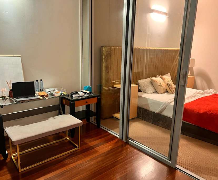 Furnished room with ensuite in a flatshare