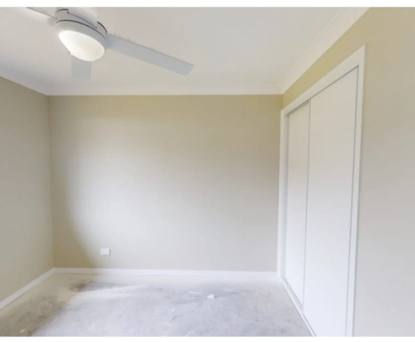 Unfurnished room in a flatshare