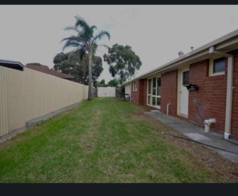 $250, Share-house, 3 bathrooms, Cranbourne West VIC 3977