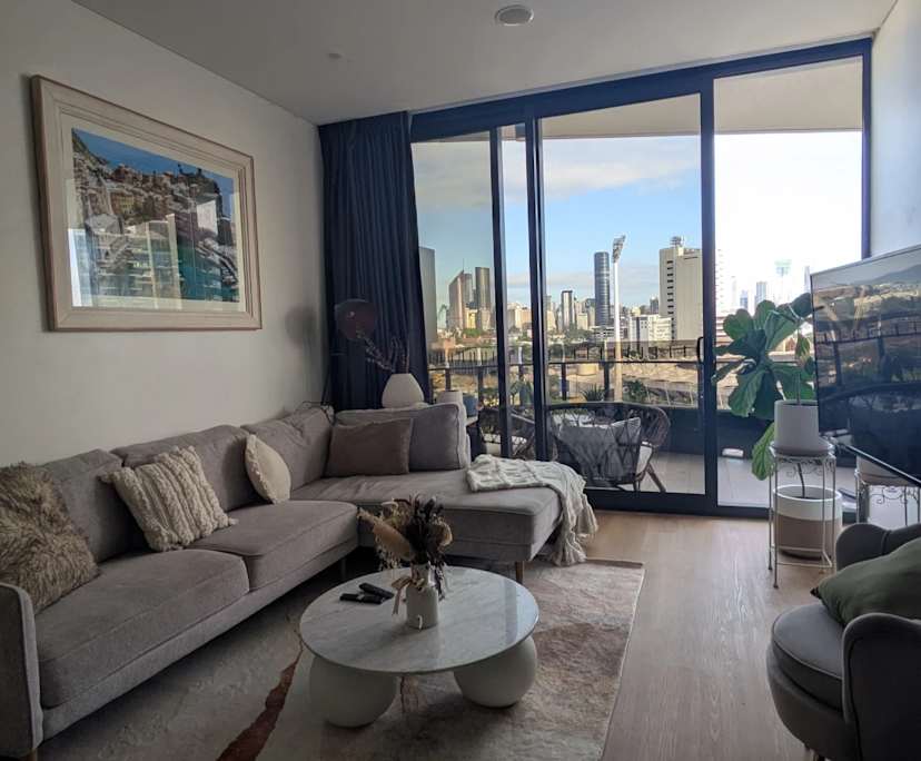 Whole property with 1 room for rent