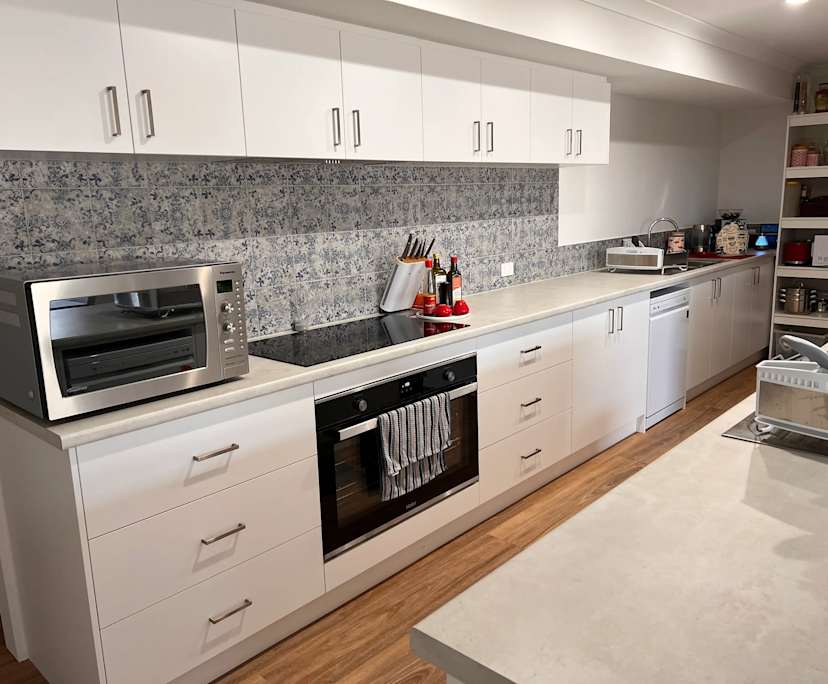 $325, Share-house, 4 bathrooms, Millbridge WA 6232