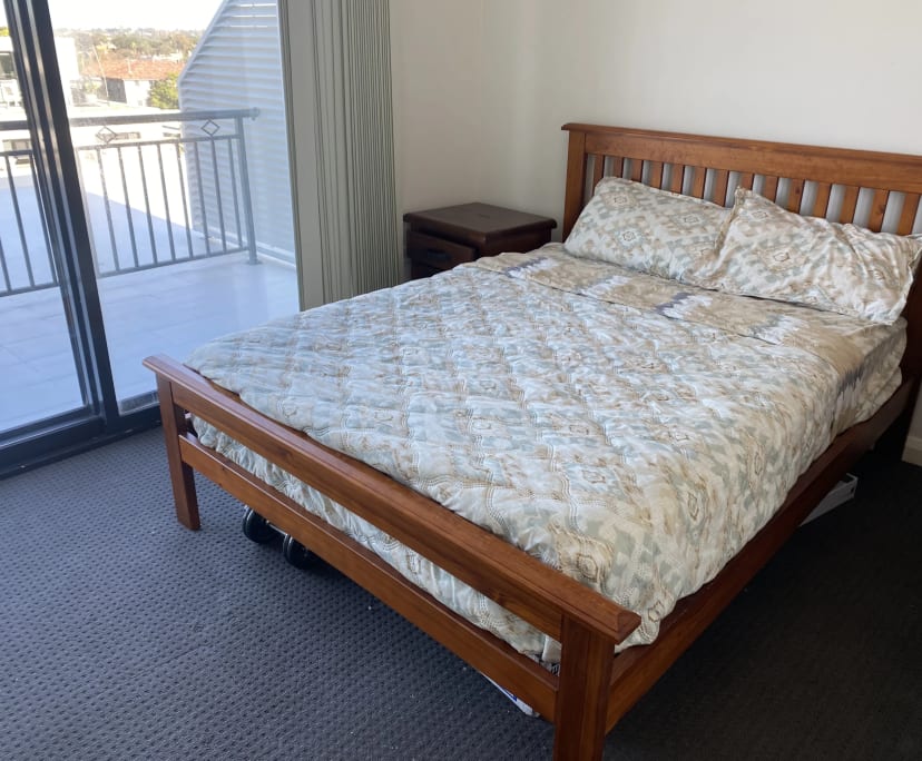 $300, Flatshare, 3 bathrooms, Newtown NSW 2043