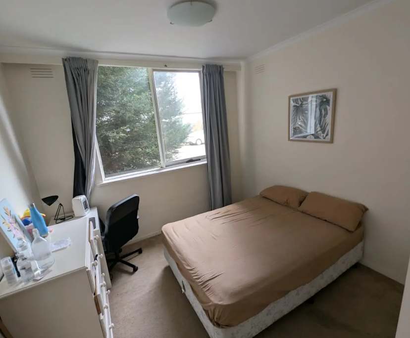 Furnished room in a flatshare