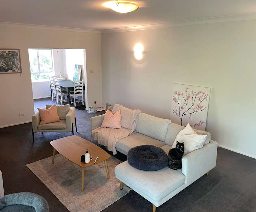 Unfurnished room in a flatshare