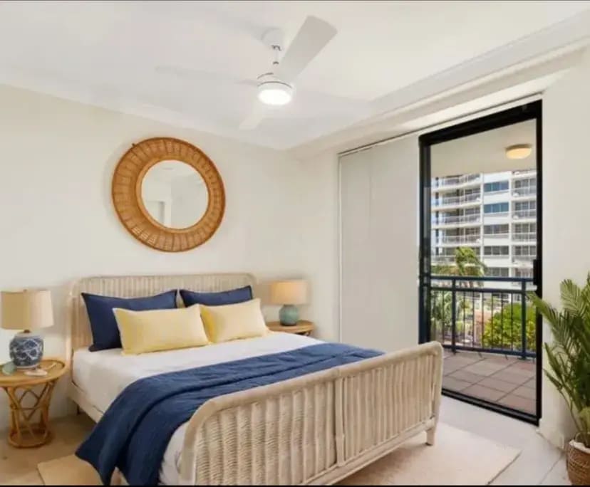 Furnished room with ensuite in a flatshare