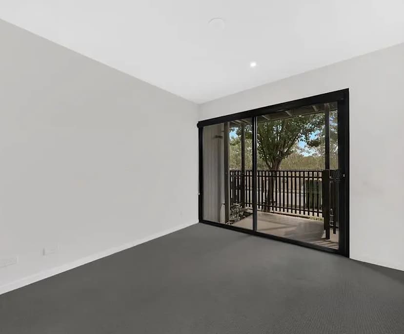 Unfurnished room with own bathroom