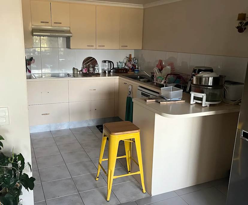 $240, Flatshare, 4 bathrooms, Broadbeach Waters QLD 4218