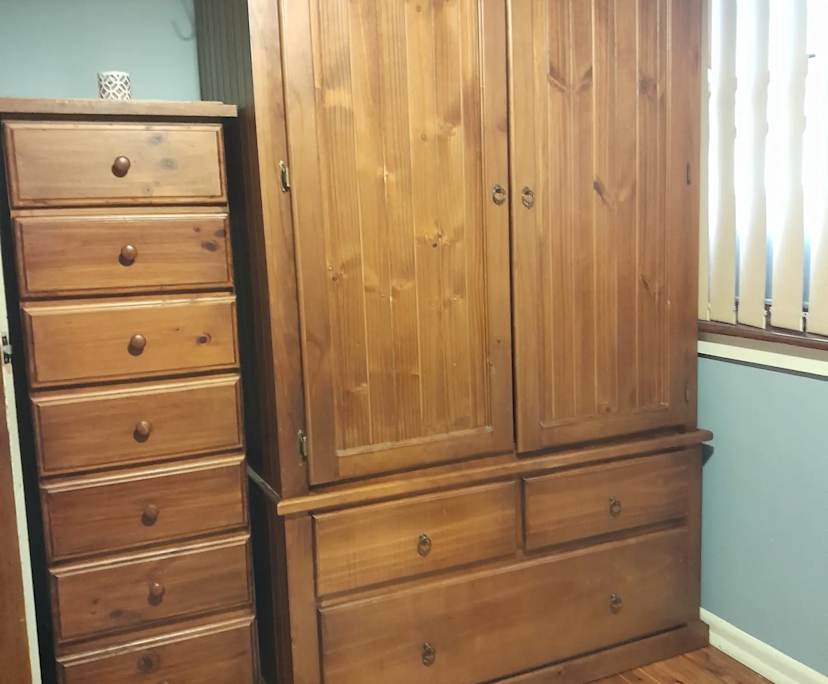 $300, Homestay, 3 bathrooms, Sadleir NSW 2168