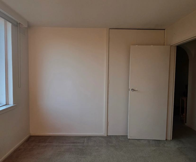 Unfurnished room in a flatshare